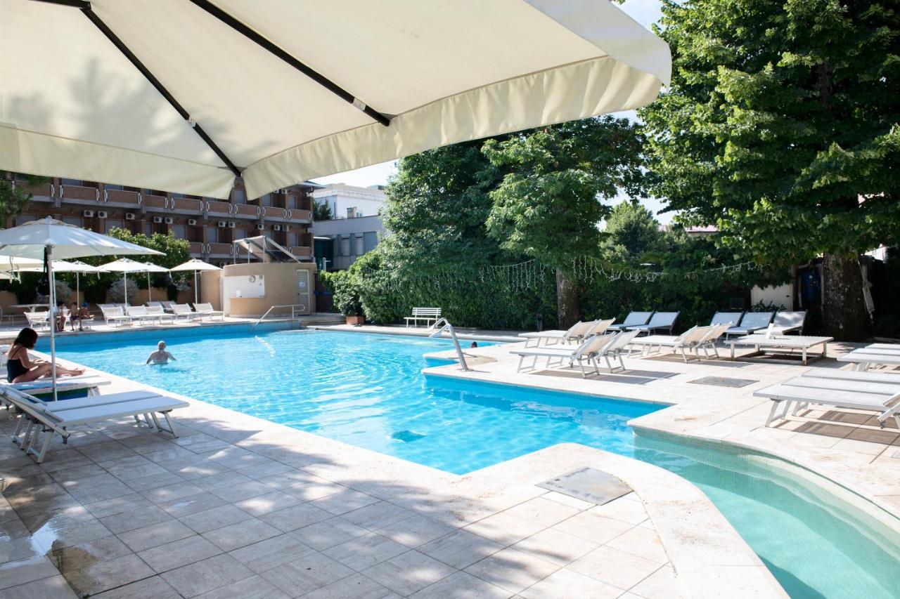 Silva Hotel Splendid Fiuggi Esterno foto