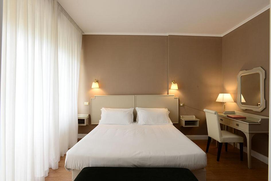 Silva Hotel Splendid Fiuggi Esterno foto